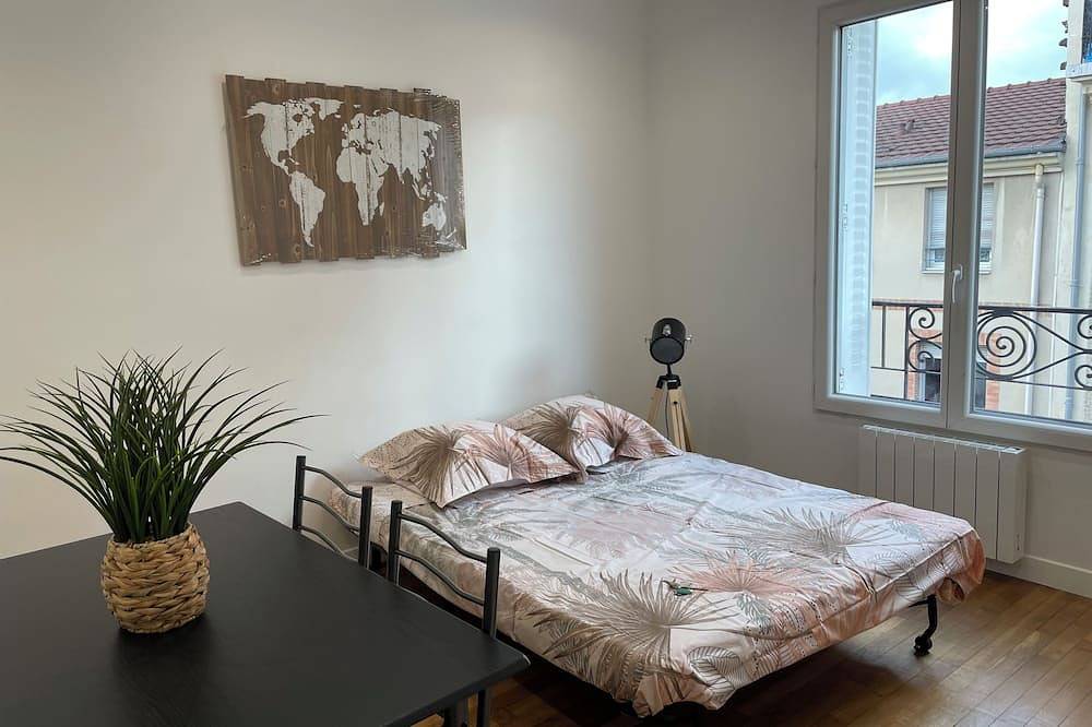 Entire apartment, Newly renovated apartment glistening in white, a haven of peace. in Pantin, Seine-Saint-Denis