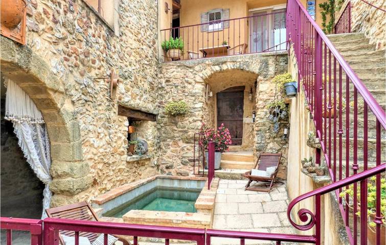 Gîte pour 4 personnes, avec piscine à La Bastide-d'Engras