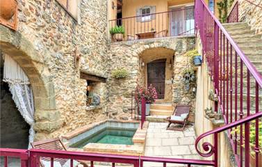 Gîte pour 4 personnes, avec piscine à La Bastide-d'Engras