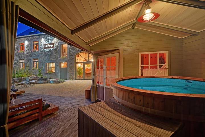 Location de vacances pour 2 personnes, avec terrasse et sauna ainsi que jacuzzi et jardin à Wellin - 2