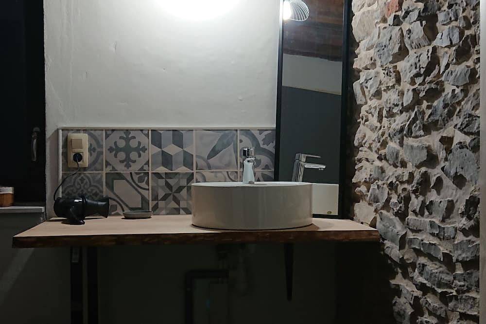 Maison typique en pierre entièrement rénovée in Gussignies, Avesnes-sur-Helpe