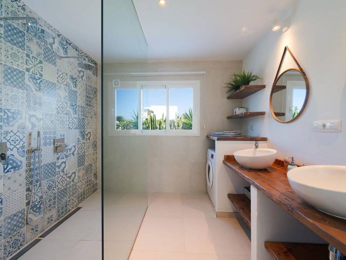 Vacation rental for 2 people, with terrace and yard as well as pool in Lanzarote