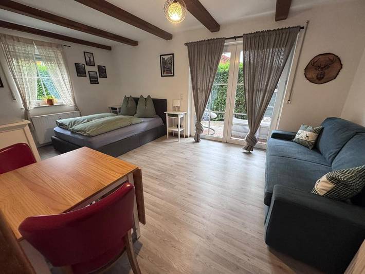 Ferienwohnung für 2 Personen, mit Terrasse und Garten sowie Ausblick in Oberau