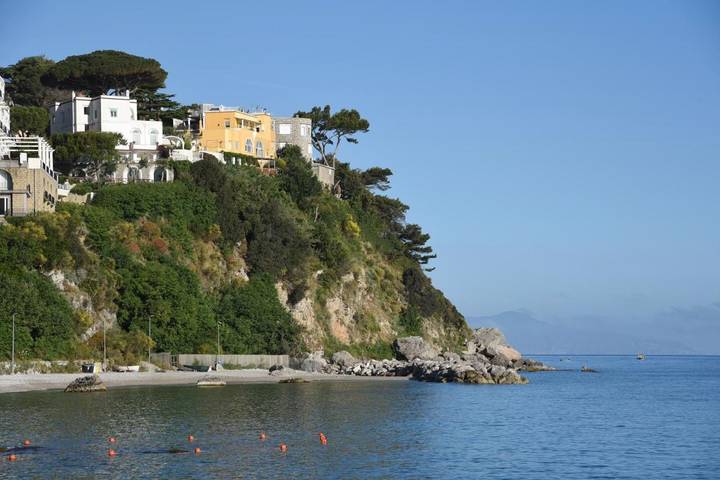 B&B für 2 Personen, mit Balkon und Terrasse sowie Garten und Ausblick in Capri