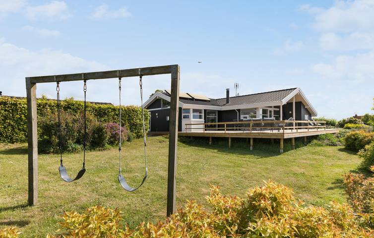 Ferienhaus für 10 Personen mit Whirlpool in Følle Strand, Djursland