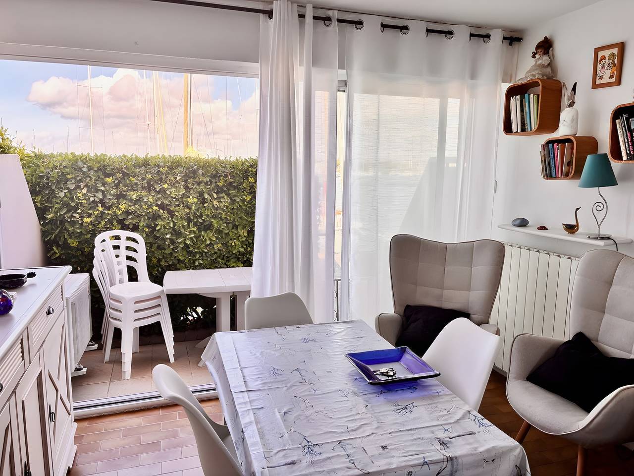 Ganze Wohnung, Ferienwohnung 'Résidence La Croisette' mit Meerblick und privater Terrasse in Cap d'Agde, Agde