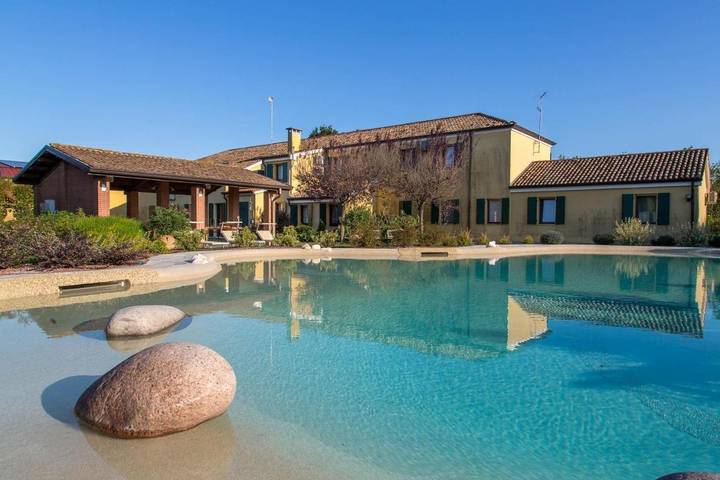 Agriturismo per 2 persone, con Terrazza e Giardino nonché Piscina e Panorama in Provincia di Rovigo