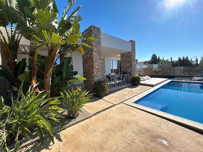 Casa rural para 6 personas, con Terraza además de Jardín y Piscina en Alcanar