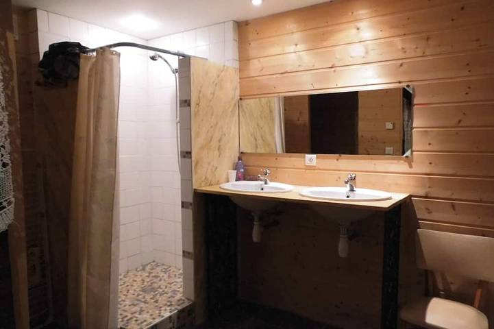 Gîte pour 4 personnes, avec jardin et piscine à Montfaucon (Doubs) - 3