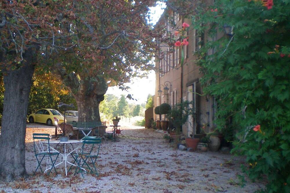 B&b Authentique Bastide typiquement Provençale in Brignoles, Région de Brignoles