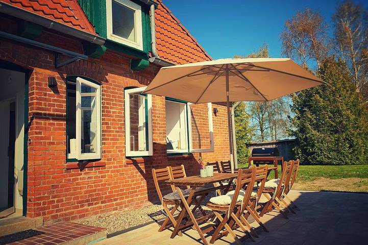 Ferienhaus für 8 Personen, mit Terrasse und Garten - 1