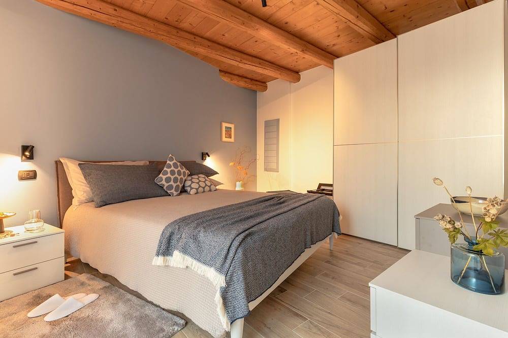 Ganze Wohnung, Village House \"Air & Water\" on Lake Maggiore in Maccagno, Maccagno con Pino e Veddasca