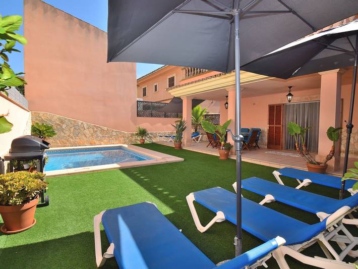 Großes Haus in Muro mit Pool und WLAN, für 8 Personen in Muro, Mallorca Norden