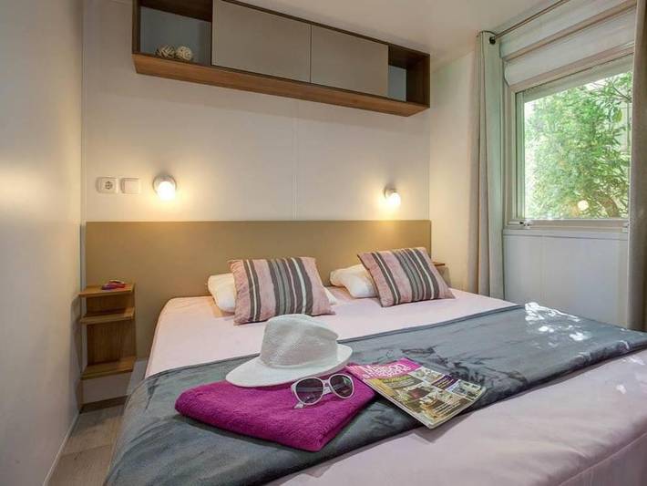 Camping le Rouge Gorge 10' Puy du Fou - Mobilheim 8 personen - Mobilheim 40M² (3 Schlafzimmer - 2 Bäder) Premium Tv Klimaanlage Waschmaschine 6/8 Pers. in Saint-Laurent-sur-Sèvre, Loire-Tal