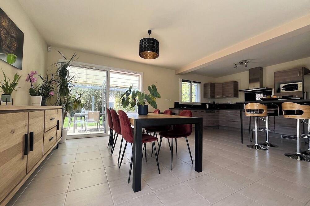 Charmante Villa Climatisée Avec Piscine in Teyran, Montpellier region