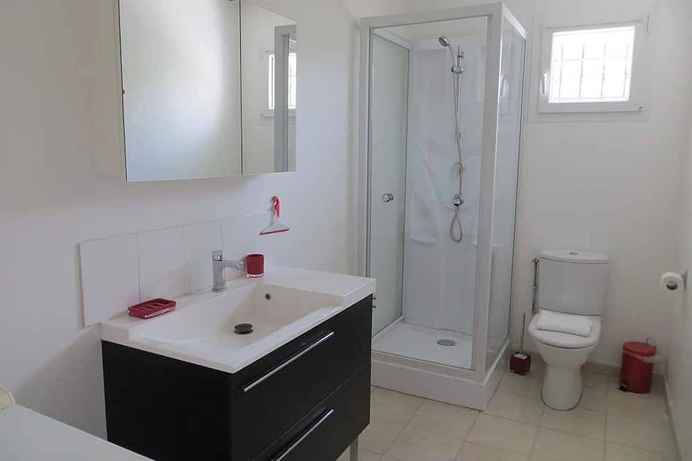 Luxury property with swimming pool between Nîmes and Montpellier, up to 30 people. in Sommières, Region de Nimes