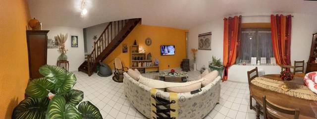 Gîte pour 4 personnes, avec jardin à Labégude