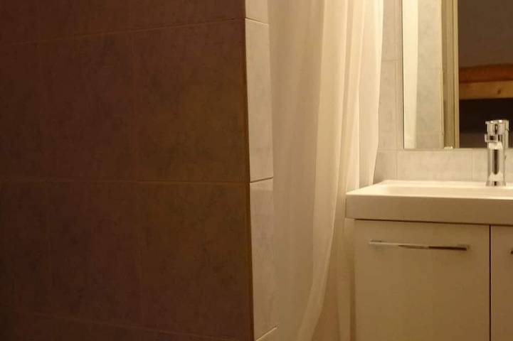 Ganze Wohnung, In the center of the resort and shops ground floor apartment sleeps 6 in La Foux d'Allos, Allos