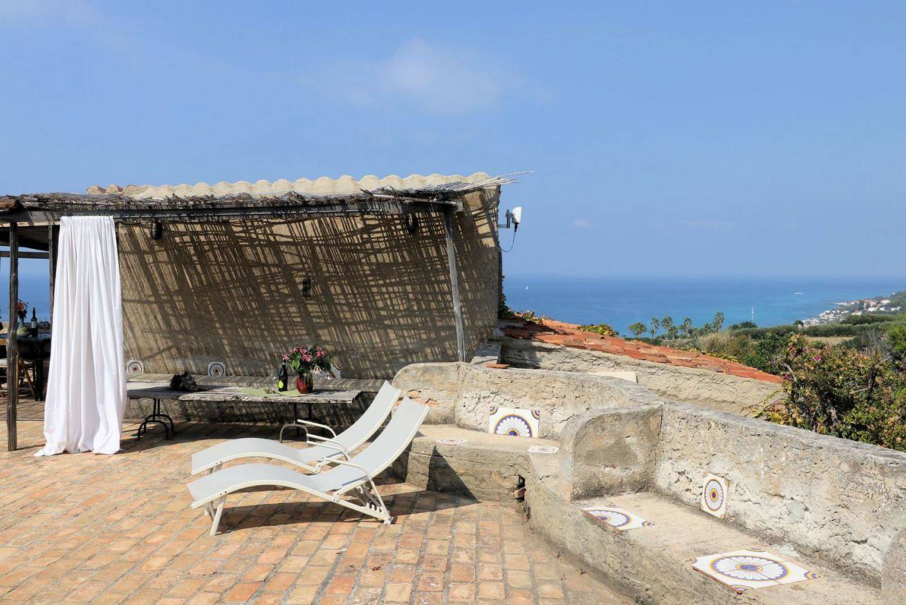 Night di Berto in Faro Capo Vaticano, Provincia de Vibo Valentia