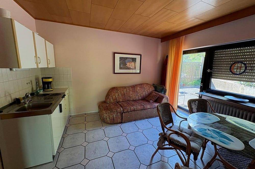 Gästehaus Renate und Albrecht Heil - Doppelzimmer mit Kochnische in Pleisweiler-Oberhofen, Südliche Weinstraße