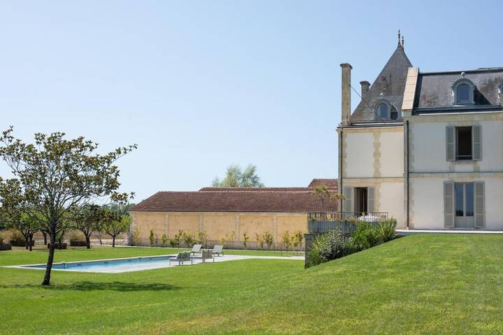 Location de vacances pour 17 personnes, avec piscine et jardin ainsi que bassin pour enfant et sauna à Soussans - 3