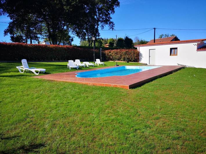Casa de vacaciones para 16 personas, con piscina y terraza además de jardín y vistas en Terra de Melide - 2