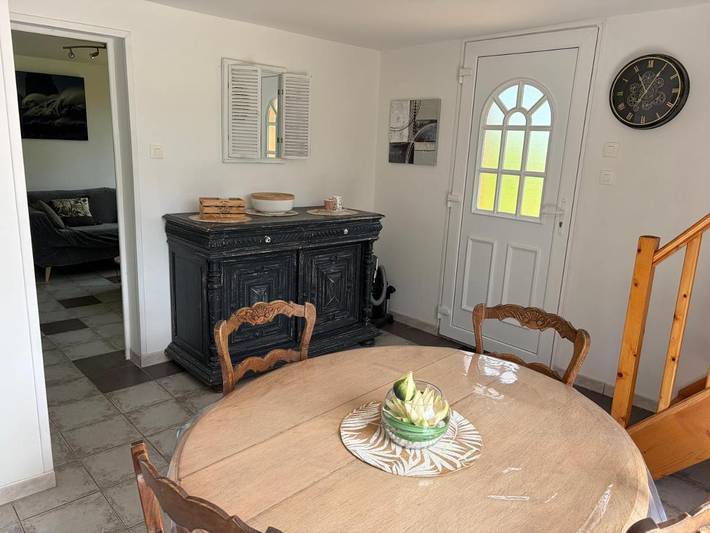Location de vacances pour 3 personnes, avec piscine ainsi que jardin et vue dans Ambrumesnil - 3