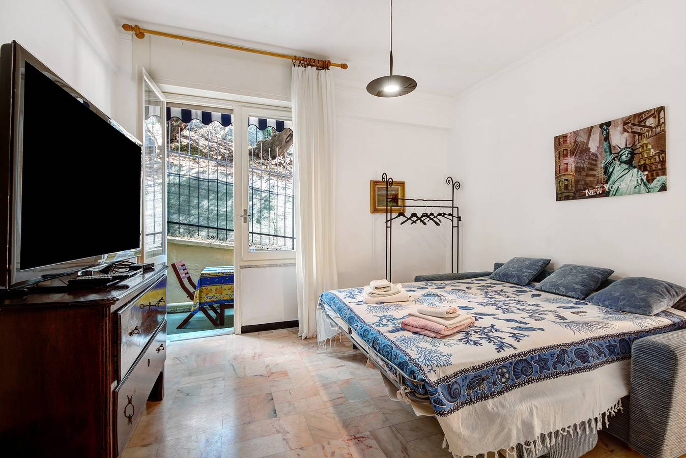 Ganze Wohnung, Ferienwohnung 'Lulu' mit privater Terrasse, Wlan – ideal für Cinqueterre & Portofino in Lavagna, Lavagna Gemeinde