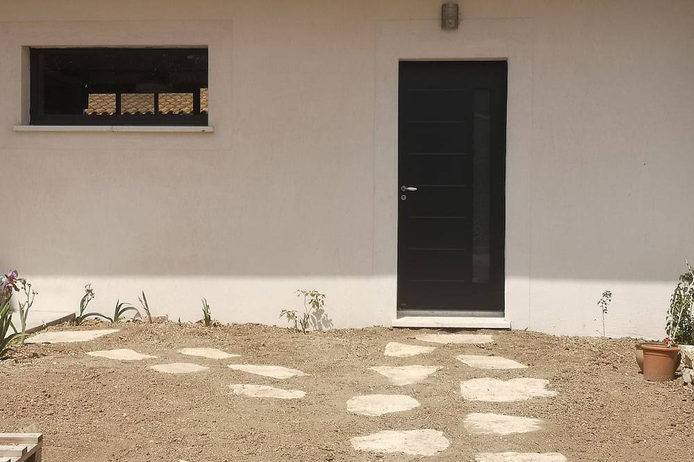 Appartement entier, Studio pour 3 personnes tout confort in Les Pennes-Mirabeau, Côte méditerranéenne (France)