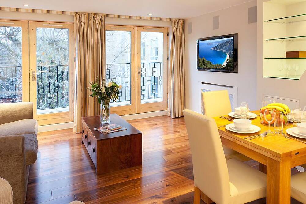 Ganze Wohnung, Luxus-Penthouse mit Balkon in Camden, London