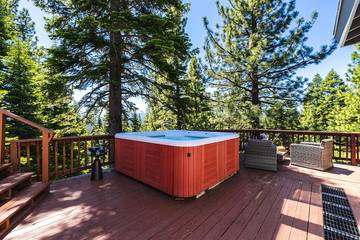 Log Cabin for 10 Guests in Truckee, Donner Lake, Picture 1