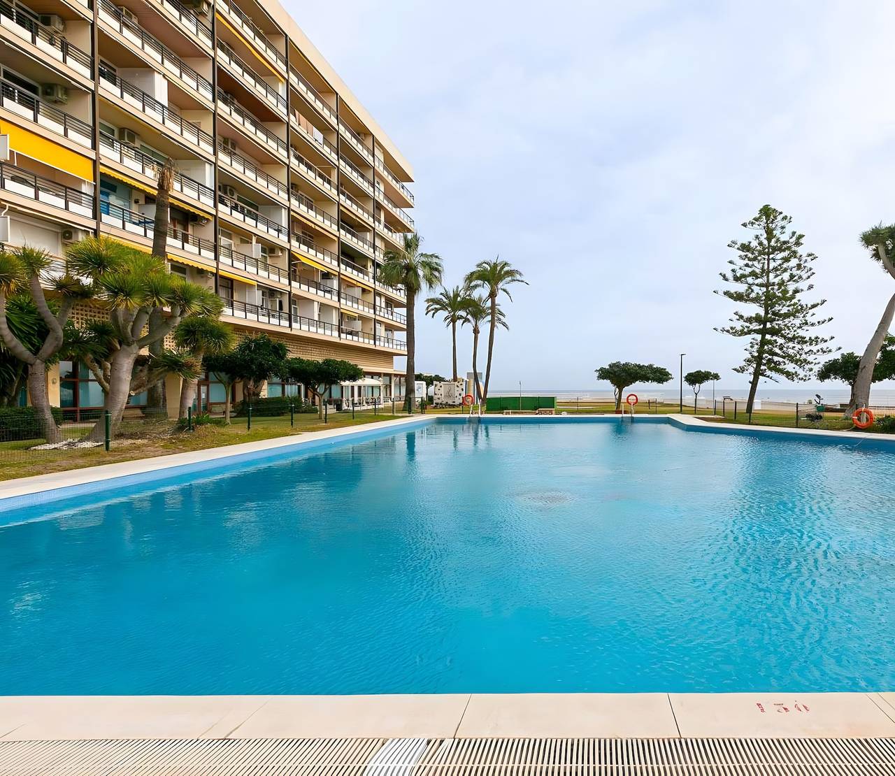 Entire apartment, Apartment 'Castillo Santa Clara' with Sea View, Wi-Fi and Air Conditioning in La Carihuela, Torremolinos