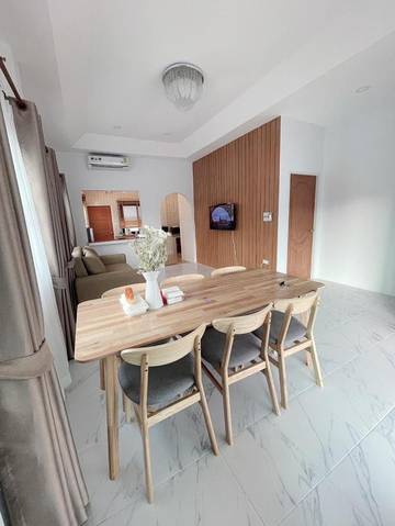 Cottage pour 6 personnes, avec jardin ainsi que terrasse et piscine, animaux acceptés dans Ban Bang Saen