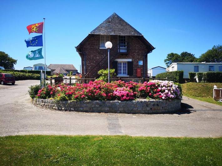 Location de vacances pour 6 personnes, avec jardin et terrasse, animaux acceptés à Saint-Aubin-sur-Mer (Seine-Maritime)