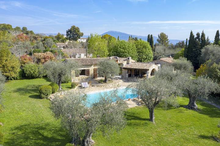 Villa for 6 people, with Garden and Pool in Valbonne