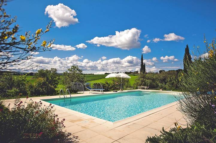 Landhaus in Monterado mit Pool in Monterado, Trecastelli