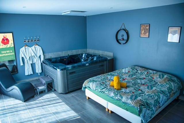 Gîte pour 2 personnes, avec Jacuzzi ainsi que Terrasse et Jardin à Saint-Bauzille-de-la-Sylve