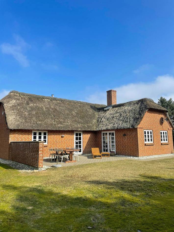 Ferienhaus für 6 Personen, mit Terrasse und Sauna in Ulfborg