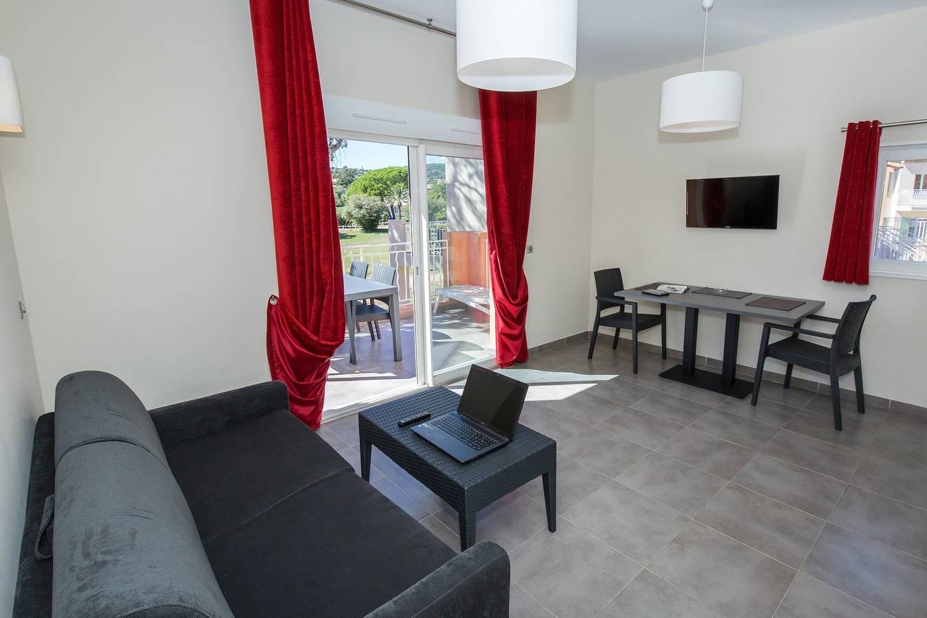 Vacation Rental for 4 Guests in Grimaud, Draguignan region