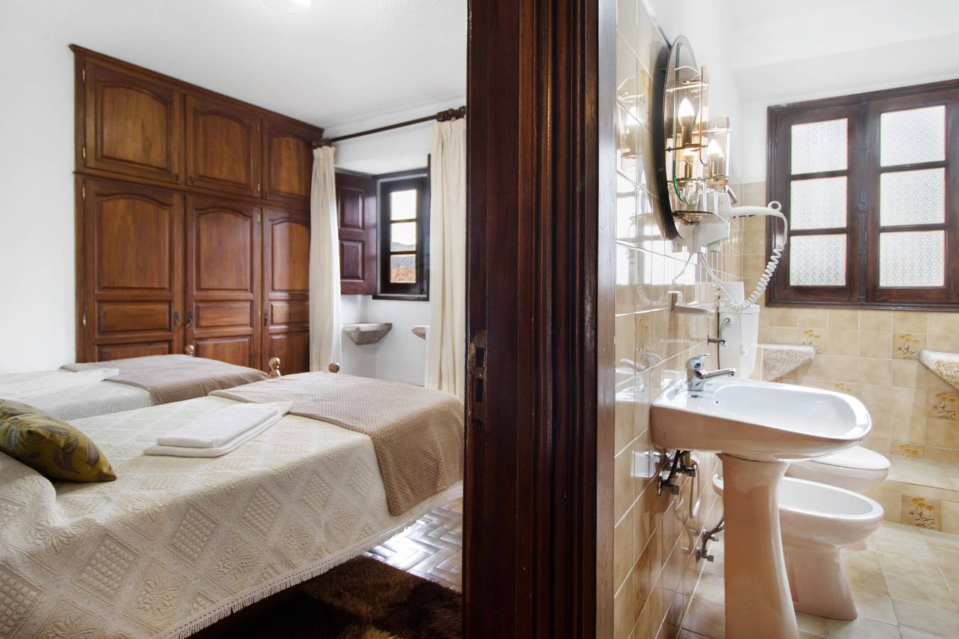 Apartamento 'Quarto Familiar - Casa Do Adro' com Vista para a Montanha, Wi-Fi e Ar Condicionado in Soajo, Gerês