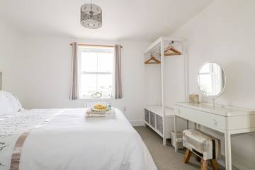 Log Cabin for 6 People in Perranporth, Cornwall, Photo 2