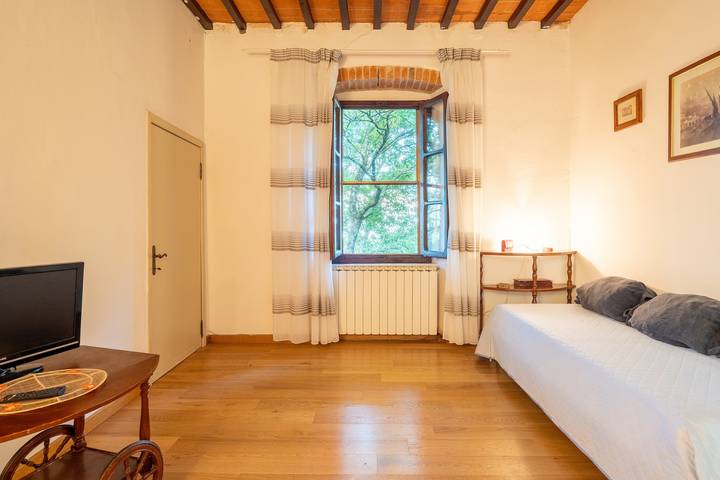 Appartamento intero, Casa di campagna 'Il Nido' con giardino condiviso e Wi-Fi in Arezzo, Provincia di Arezzo