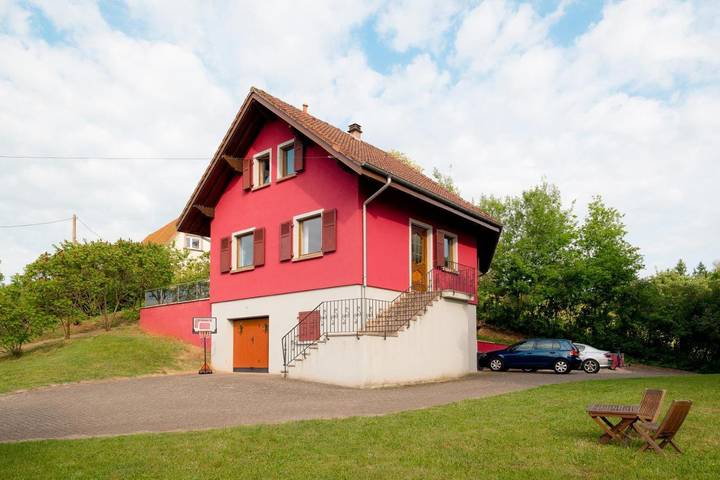 Location de vacances pour 10 personnes, avec Jacuzzi et Terrasse ainsi que Jardin et Vue à Volmunster