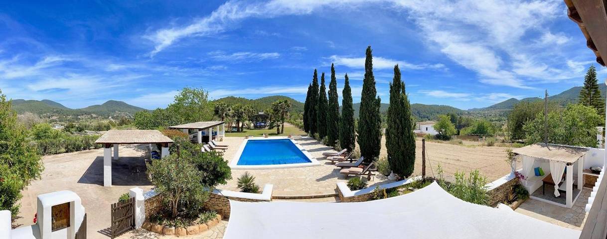 Villa 'El Palau De Can Sergent' con vistas a la montaña, Wi-Fi y aire acondicionado in San José (Ibiza), Sant Josep de sa Talaia