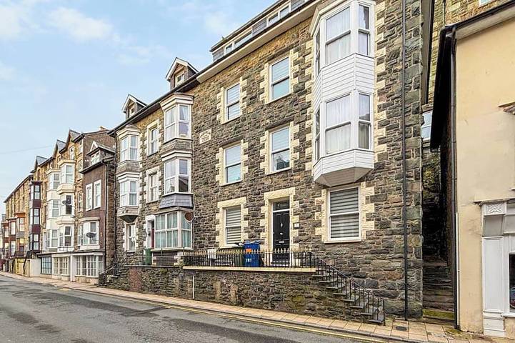 Apartment for 8 people, with garden in Barmouth