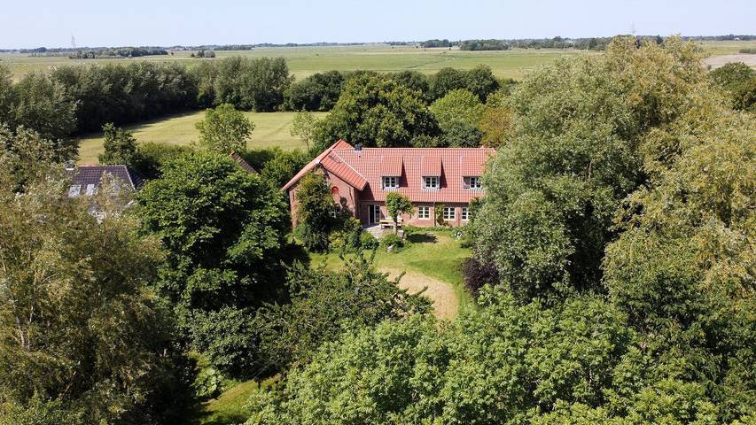 Ferienwohnung für 4 Personen, mit Ausblick und Garten in Tetenbüll