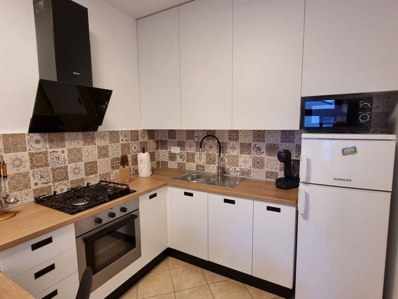 Appartamento intero, In Zentrumsnähe mit Balkon in Pula-Medulin, Pula Croazia