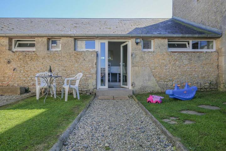 Location de vacances pour 5 personnes, avec piscine ainsi que jardin et vue à Longues-sur-Mer - 2