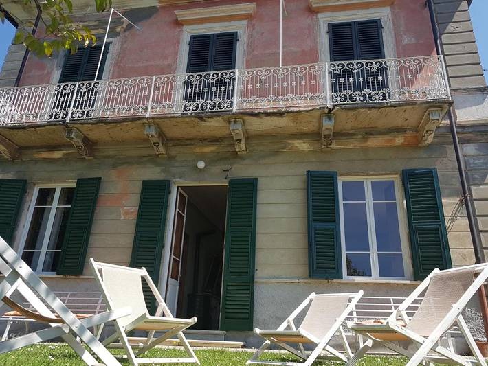 Villa per 11 persone, con Balcone e Terrazza nonché Giardino a Sarzana