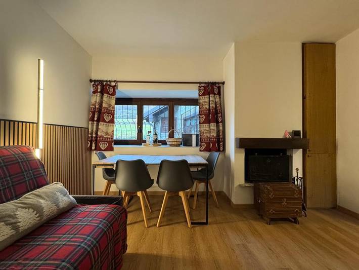 Gîte pour 4 personnes, avec terrasse et vue à Sondalo